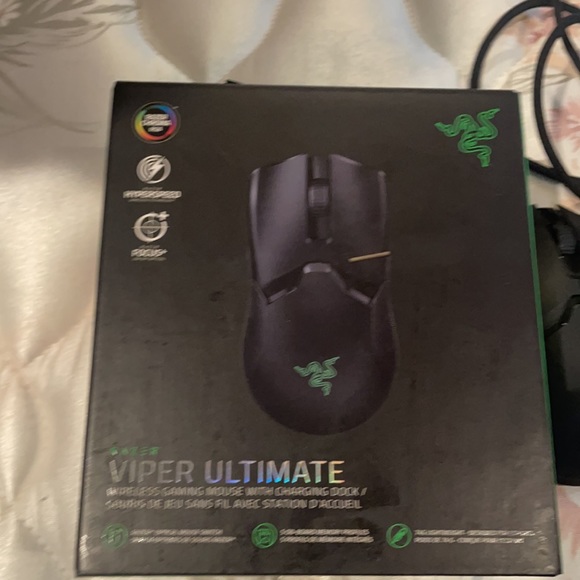 Razer gaming viper ultimate wireless mouse.  Black and RGB - Picture 2 of 2